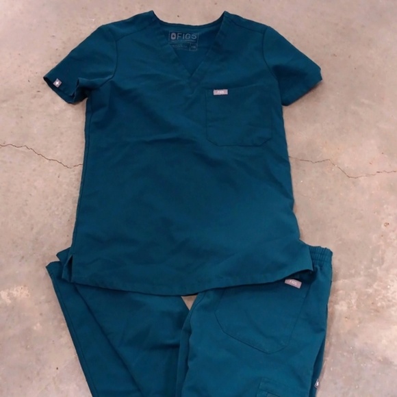 FIGS XXS Catarina Top/XS Yola Skinny Scrub Pants Caribbean Blue - Picture 3 of 10